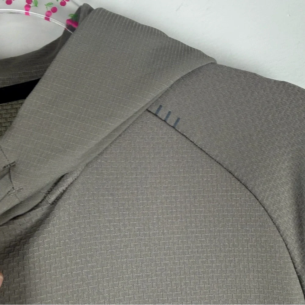 Lululemon Fundamental Fuel Pullover Hoodie Carbon Dust Men's Size Medium LM3BNZS